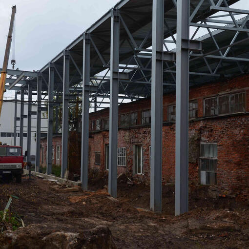 Монтаж металлоконструкций: вид сбоку